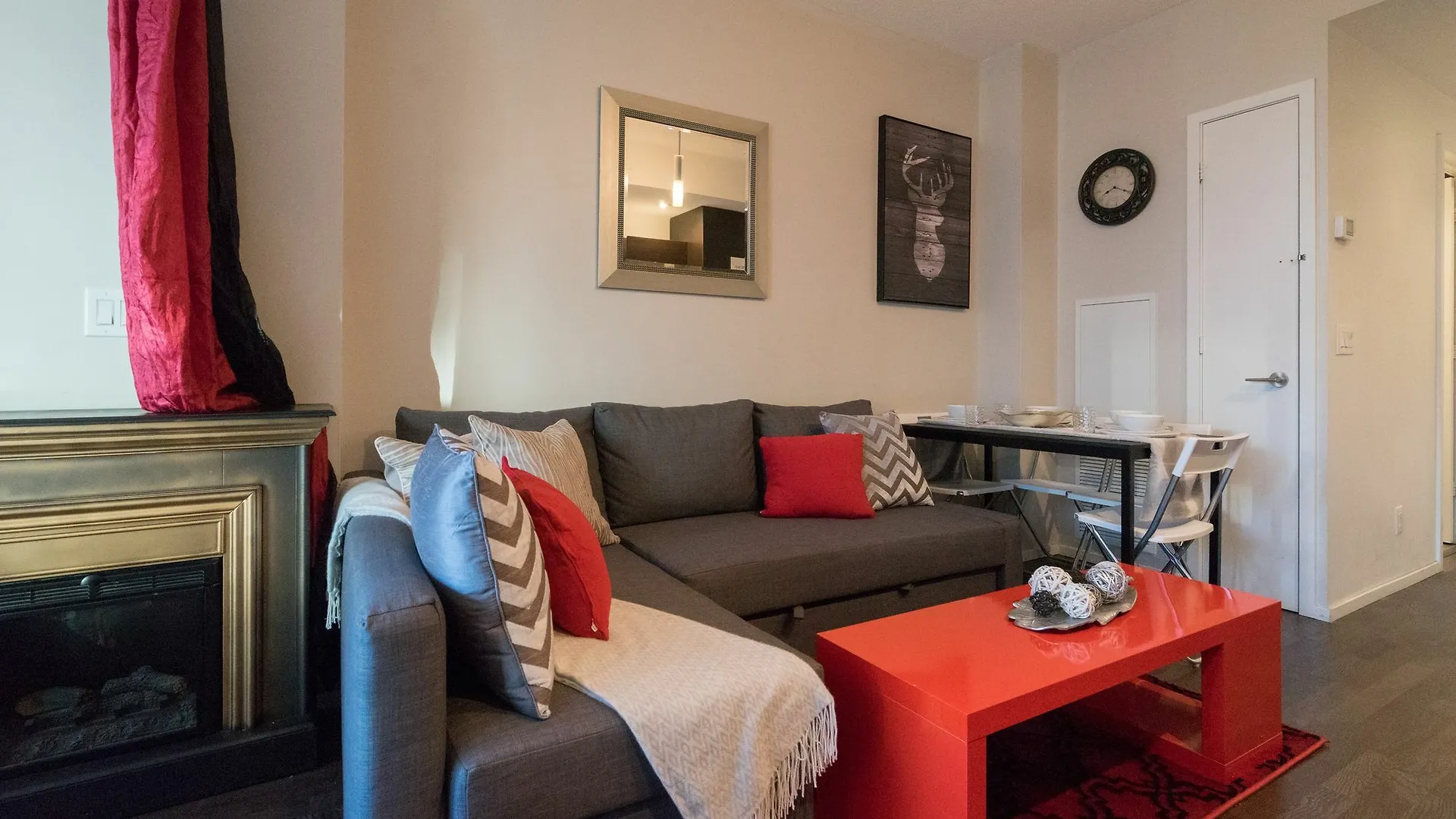 Applewood Suites - Entertainment District Studio Toronto