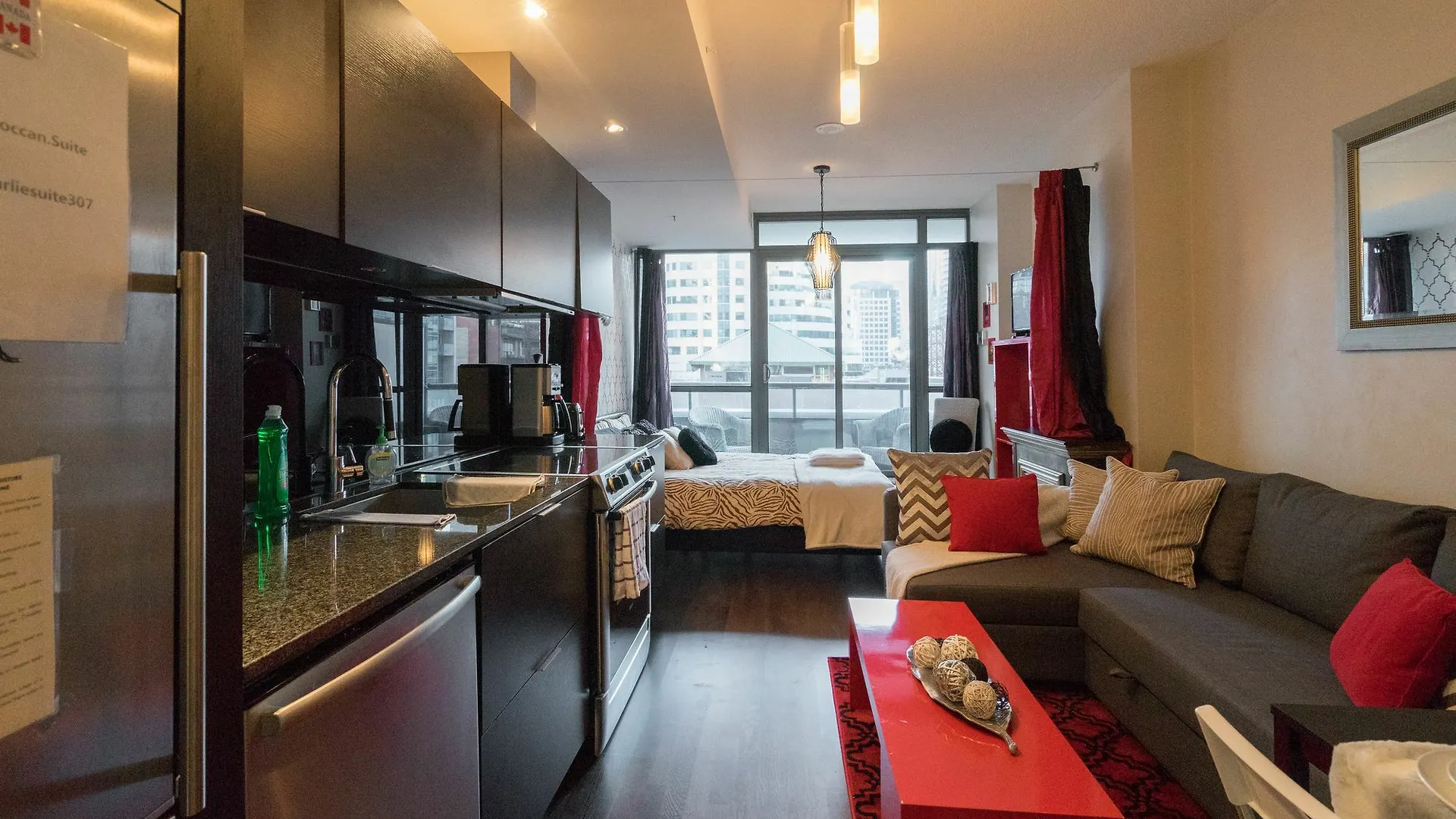 Applewood Suites - Entertainment District Studio Toronto